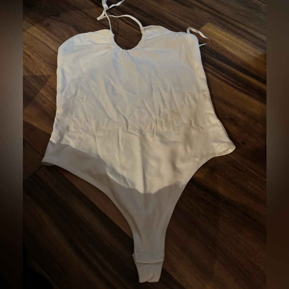 Aritzia Babaton bodysuit.  Worn once. Size medium